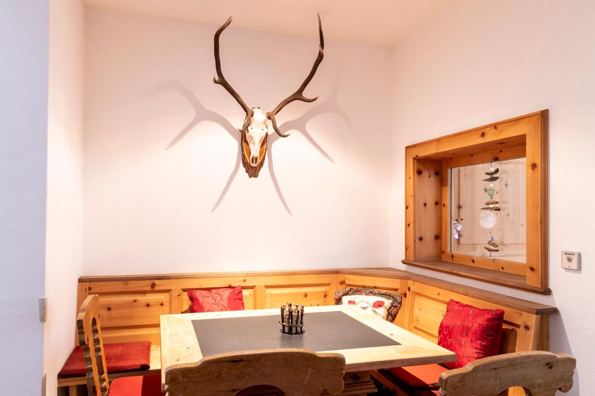 Hotel Chesa Grischa Sils Baselgia Εξωτερικό φωτογραφία